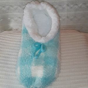 🛒 Turquoise & White Slipper Socks 🏷 NWT